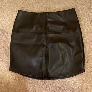 Lulu’s Black Leather Skirt (Size: M)